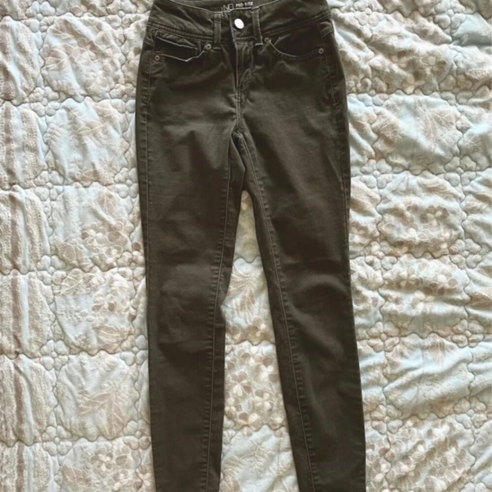 Mid Rise Skinny Pants - Picture 2 of 6